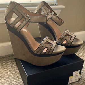 NEW - LAMB wedge sandal